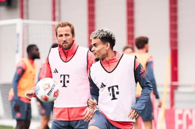 دياز يشعل حديقة الأمراء بثنائية مذهلة في شباك باريس