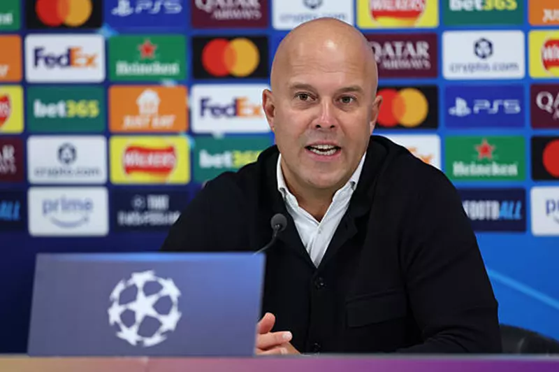 سلوت: كان يجب إغلاق المساحات أمام مبابي وفينيسيوس