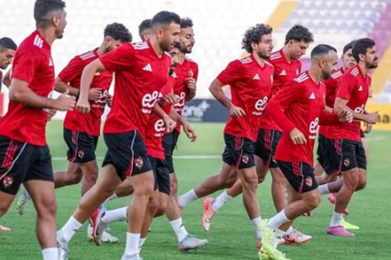 لقطات من تدريب الأهلي الأول في الإمارات (صور)